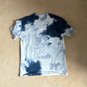 Nike Sportswear Premium Essentials tie dye tee size M